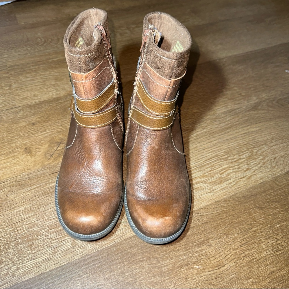 Earth‎ Origins Boots Womens Size 7 Brown Leather  Ankle Side Zip Strap Buckle
